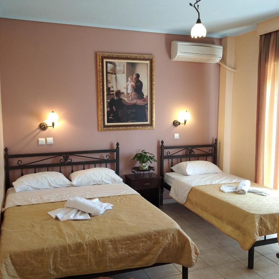 Xenia Palace Luxury Apartments เนอาวรัสนา ภายนอก รูปภาพ