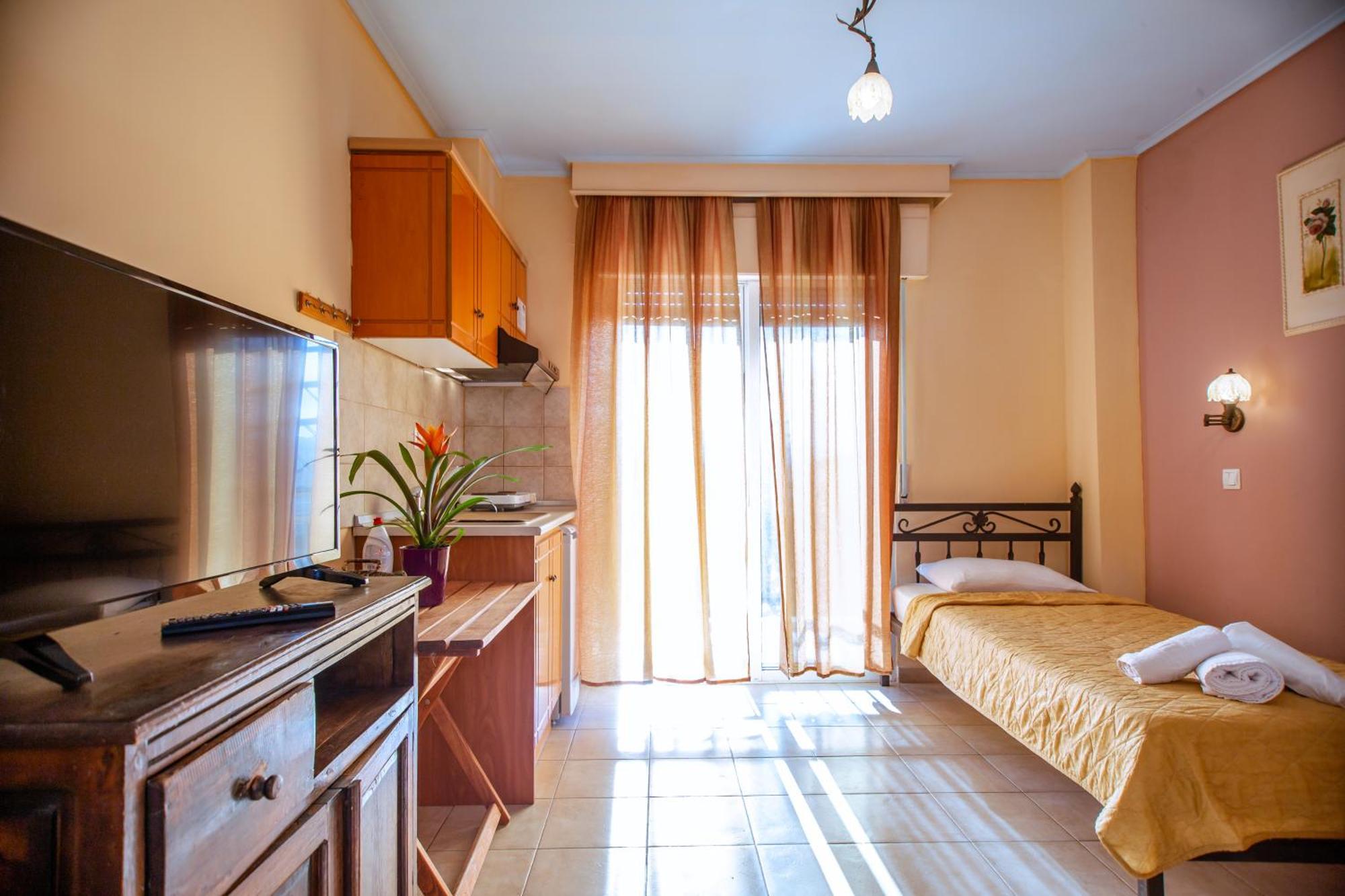 Xenia Palace Luxury Apartments เนอาวรัสนา ภายนอก รูปภาพ