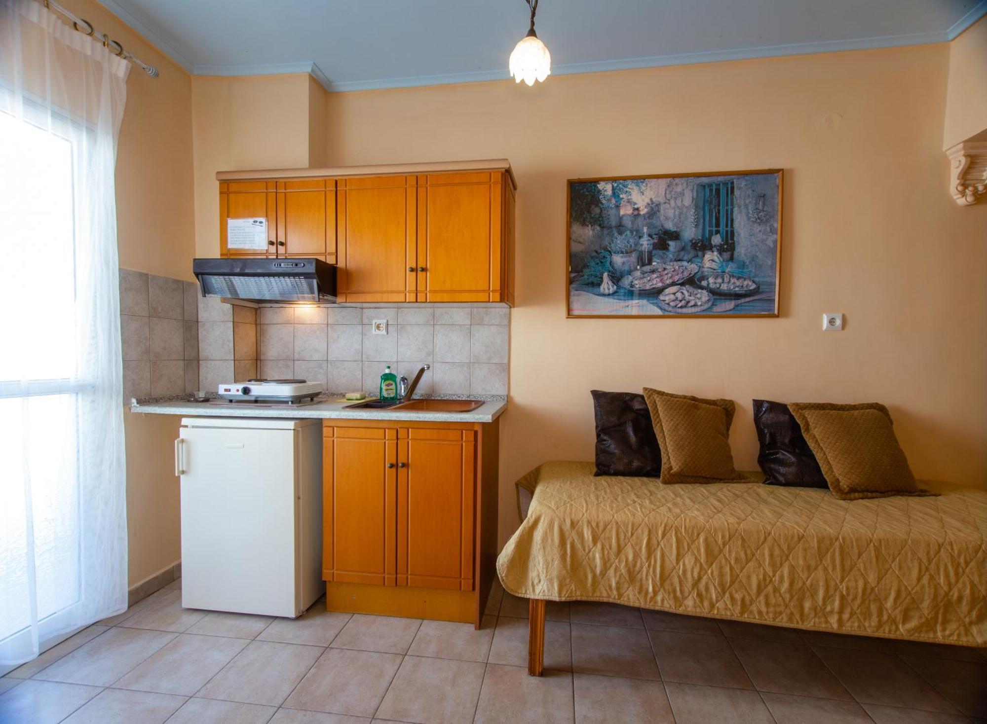 Xenia Palace Luxury Apartments เนอาวรัสนา ภายนอก รูปภาพ